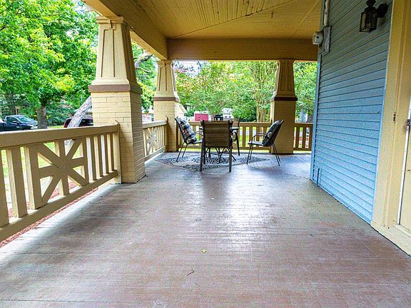 1542 W 4th Ave, Corsicana, TX 75110 | Zillow
