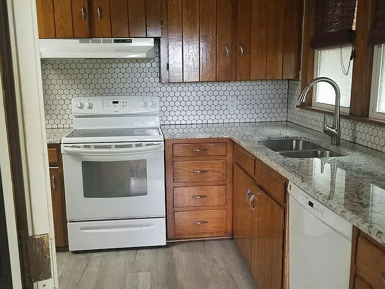 3237 Yager Rd — Photo 8
