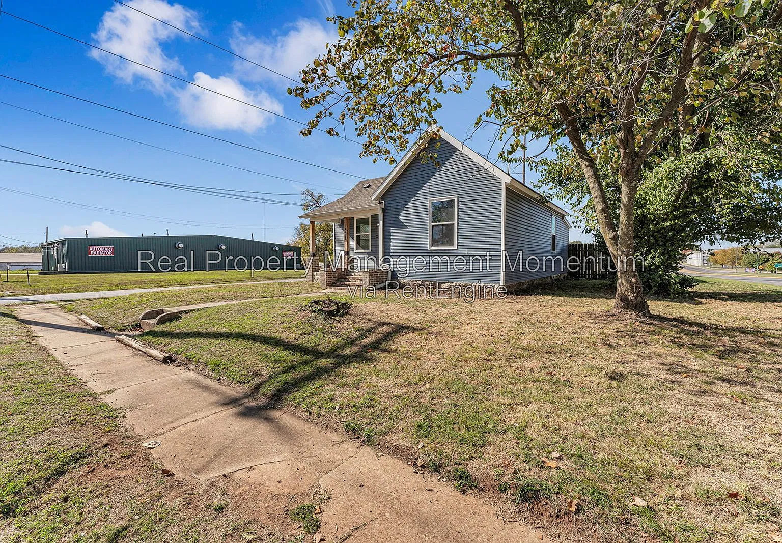 3 bed, 2.0 bath, 1008 sqft, $1,500 — Photo 3