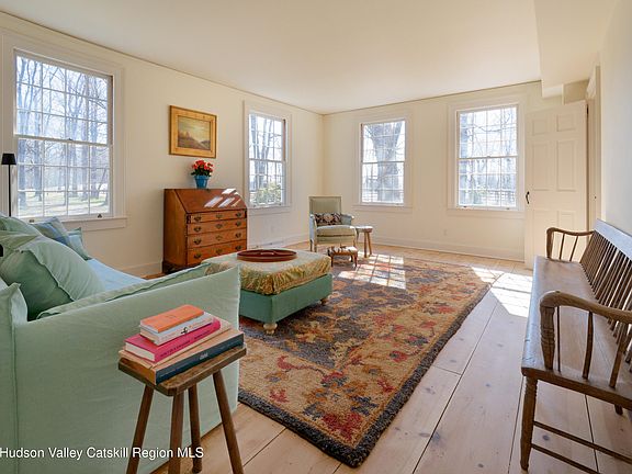 4th image of 82 Scott Road