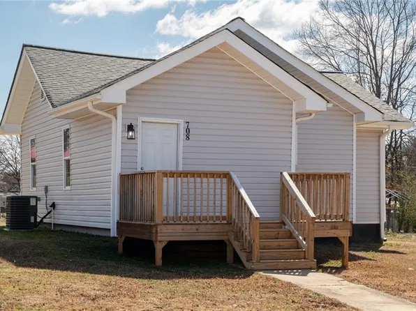 708 1st Rainbow St, Lexington, NC 27295