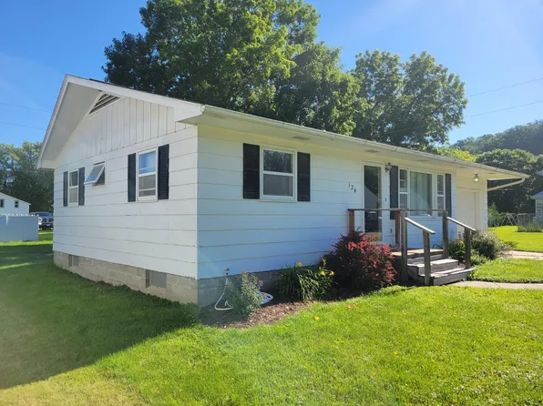 124 Prospect St, Peterson, MN 55962