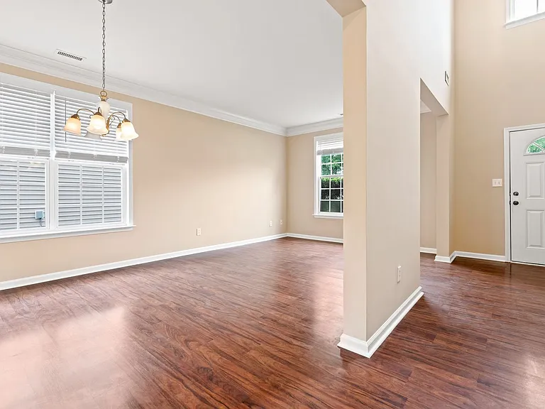5612 Slaytenbush Ln — Photo 3