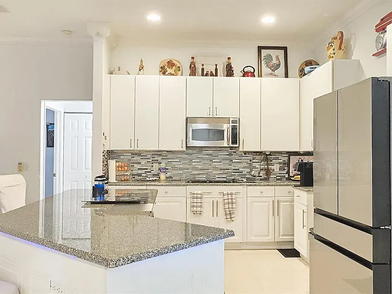 15056 Temple Blvd — Photo 9