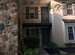 250 Valley Stream Ln, Wayne, PA 19087