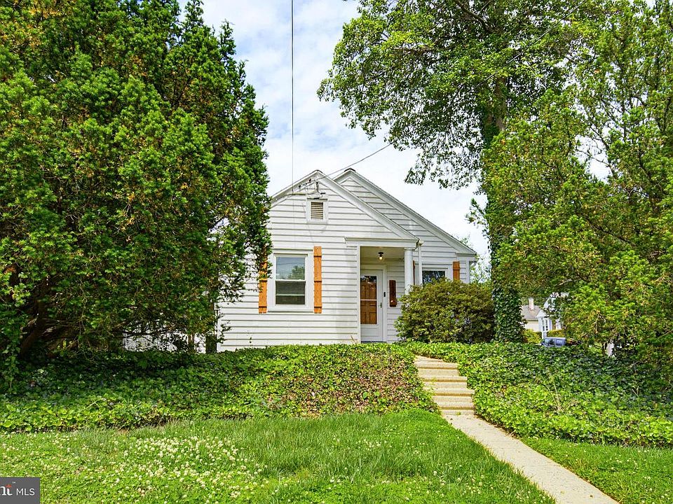1st image of 139 Montrose Ave