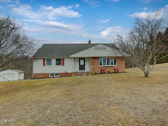 2nd image of 2760 Fieldcrest Dr