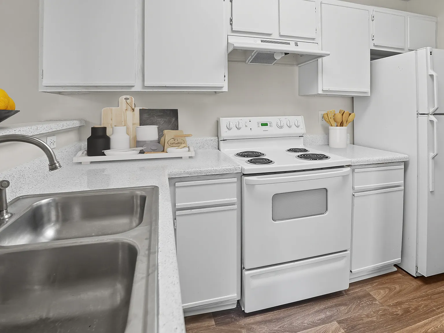 Crescent Pointe Apartments — Photo 3