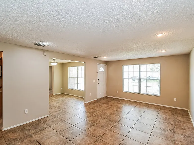 8244 Yolanda Ct — Photo 4