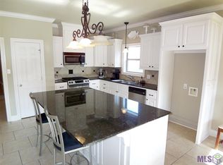 13478 Williamsburg Dr, Walker, LA 70785