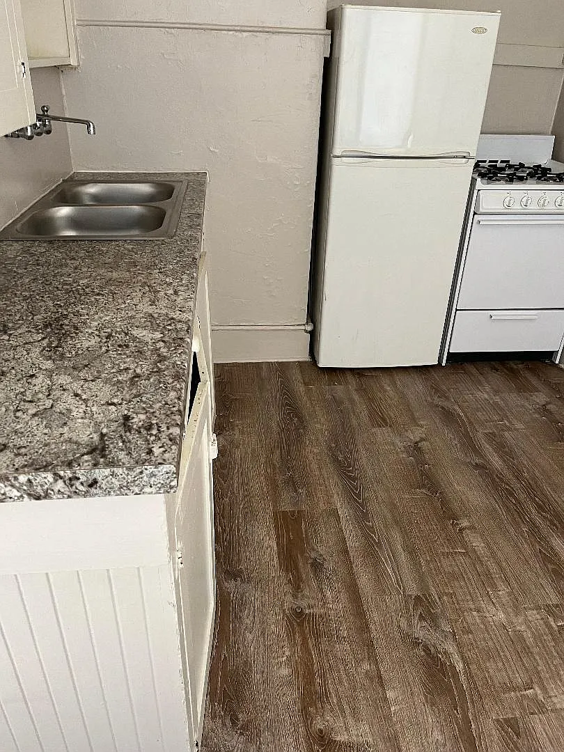 Studio, 400 sqft, $695 — Photo 3
