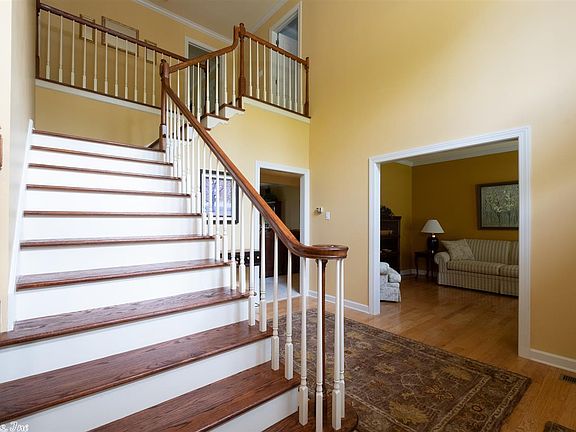 3rd image of 13612 Saddle Hill Dr