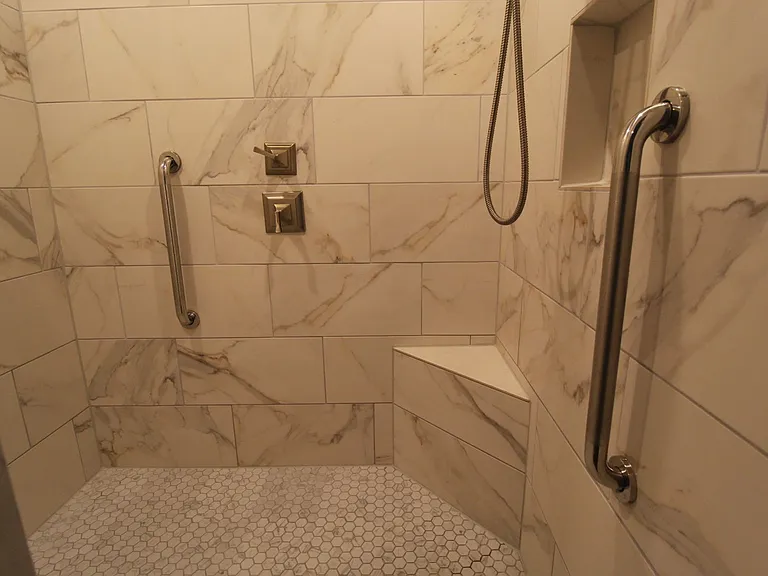 3215 Charlotte St — Photo 24