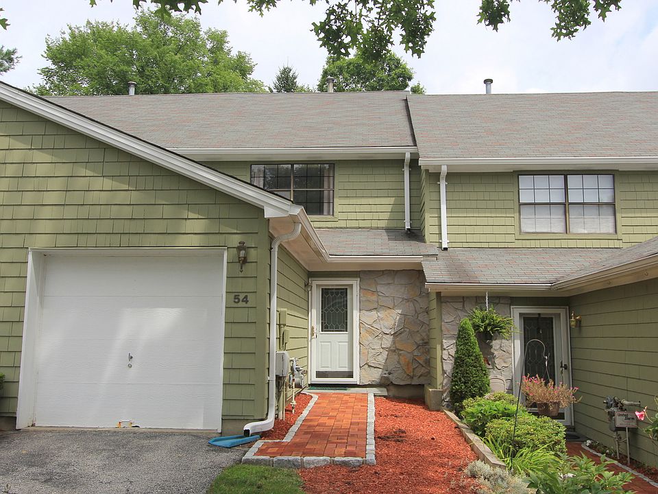 1st image of 54 Jonathan Dr #54