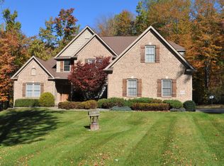 11700 Regent Park Dr, Chardon, OH 44024