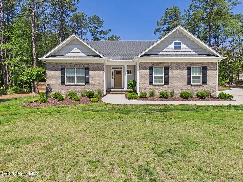 1st image of 409 Piney Oak Drive