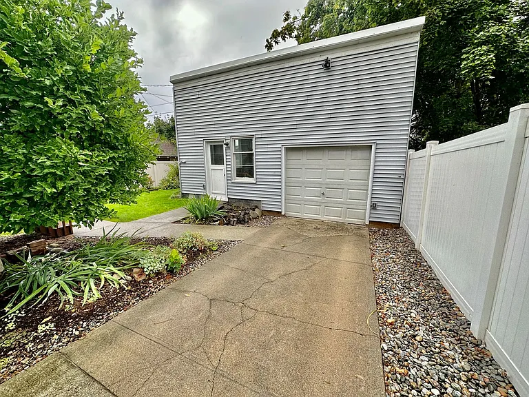 3419 N Park Blvd — Photo 22