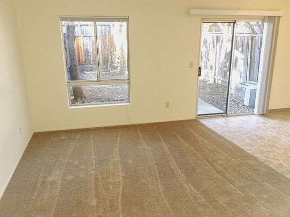 3rd image of 860 Memorial Dr APT A
