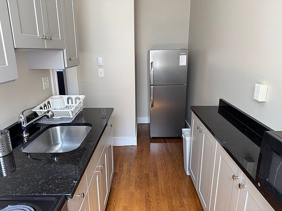 3rd image of 85 Park Dr APT 16
