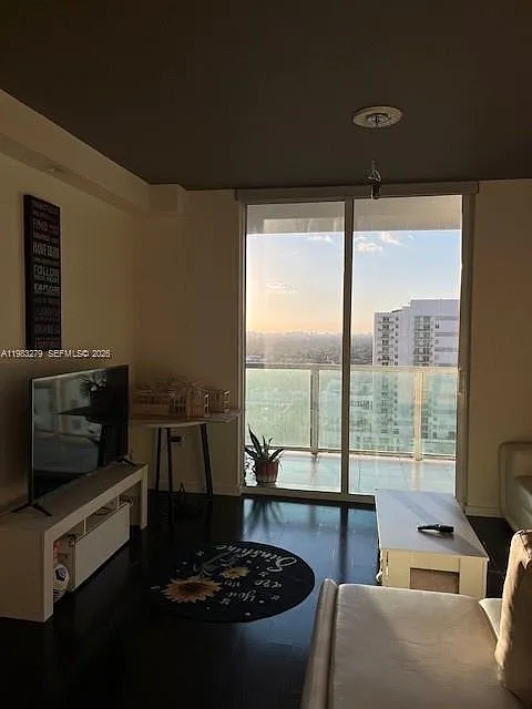 Building Photo - 1250 S Miami Ave #1803