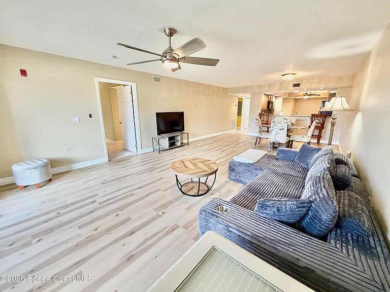 551 Casa Bella Dr #204 — Photo 7