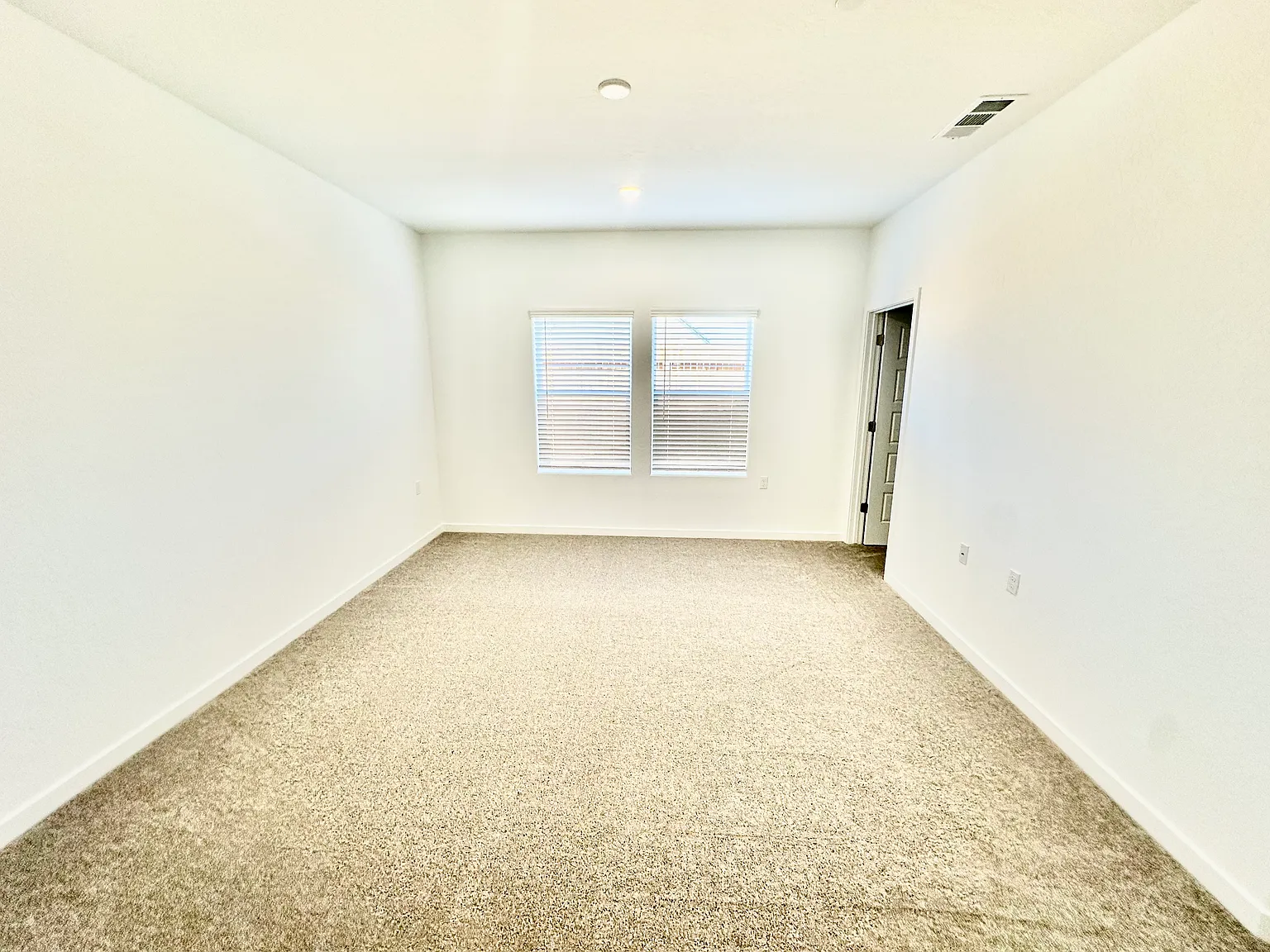 3 bed, 1564 sqft, $2,550 — Photo 3