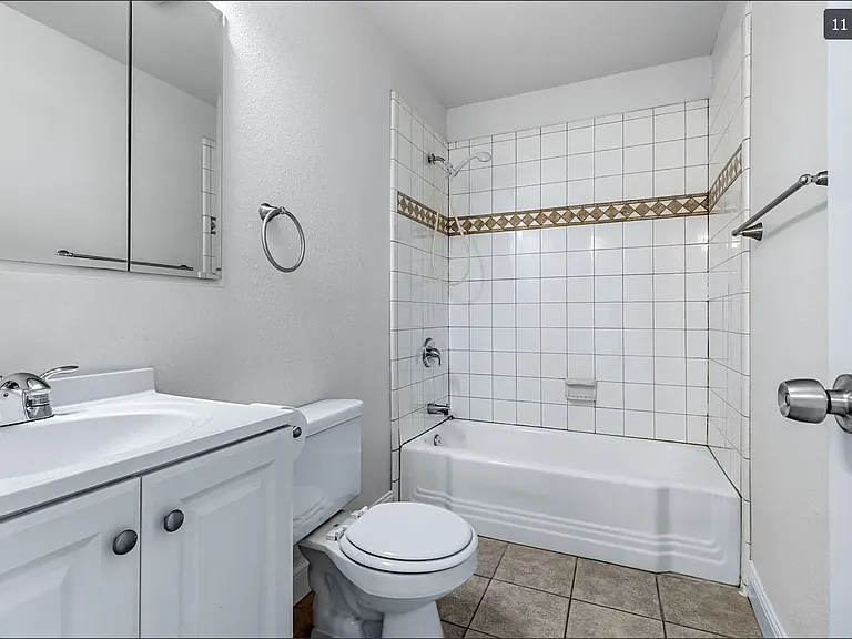 912 Warfield Way — Photo 5