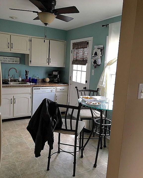 2nd image of 1104 Hillview Dr