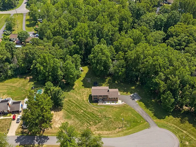 6 Roseville Ct — Photo 37