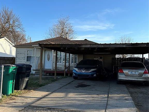 2nd image of 520 SE 46th St