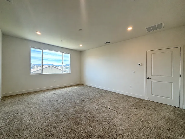 2051 Rosemary Dr — Photo 17