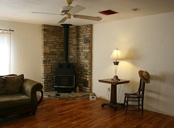 5th image of 102 Kingsway Dr