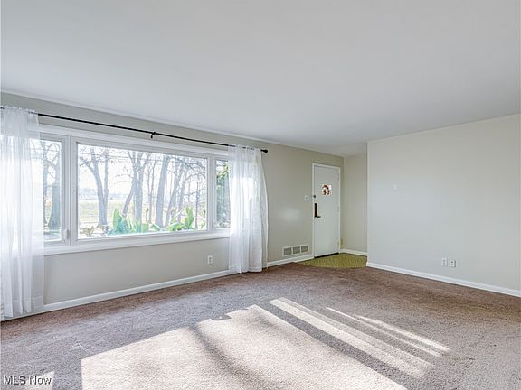 2nd image of 1421 Silver Lake Ave