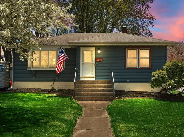 209 W 40th Pl, Griffith, IN 46319
