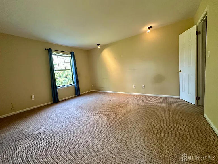 435 Meade Ct — Photo 12