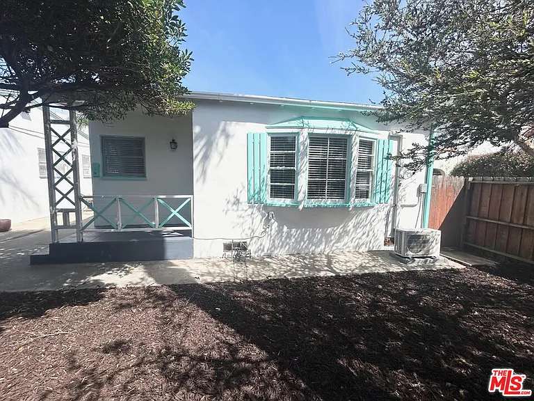 940 Milwood Ave — Photo 1