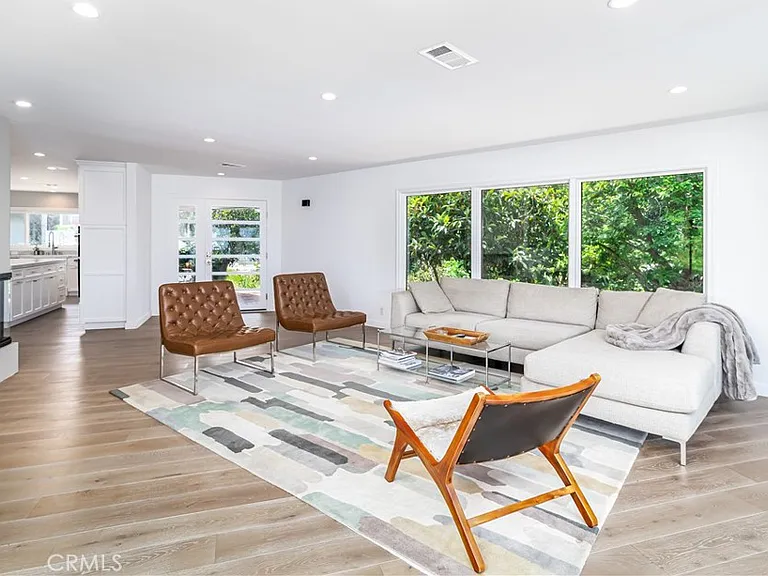 3546 Berry Dr — Photo 8
