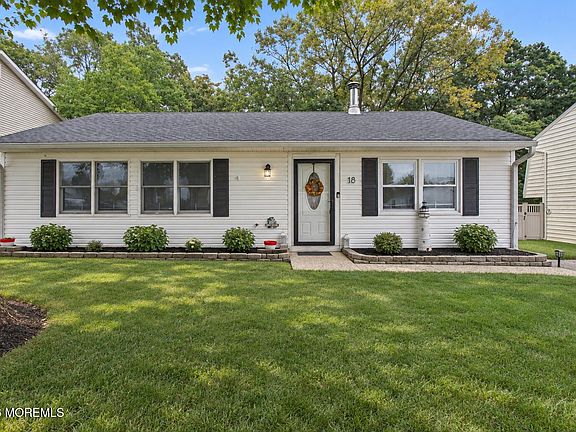 2nd image of 18 Starboard Avenue