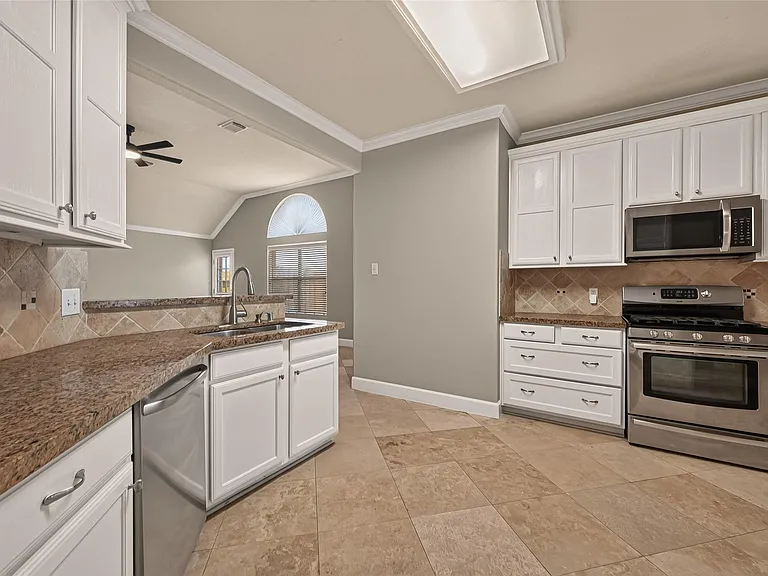 12135 English Brook Cir — Photo 10