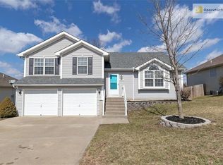 4919 NW Nantucket Dr, Blue Springs, MO 64015