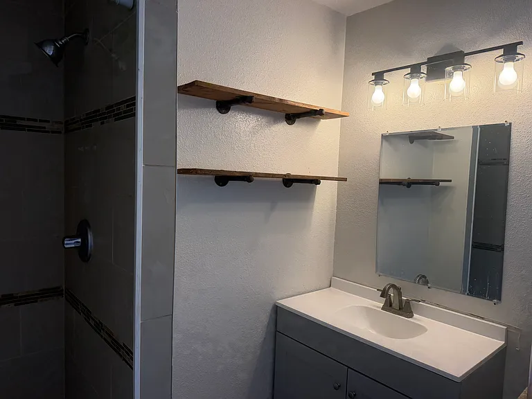 2672 Kingston Ct — Photo 18