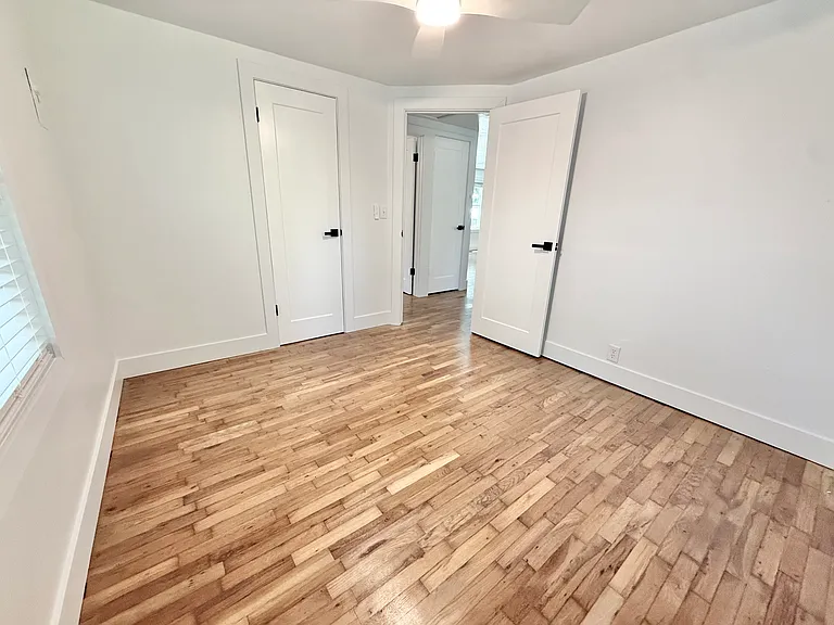 721 E Brooks St — Photo 22