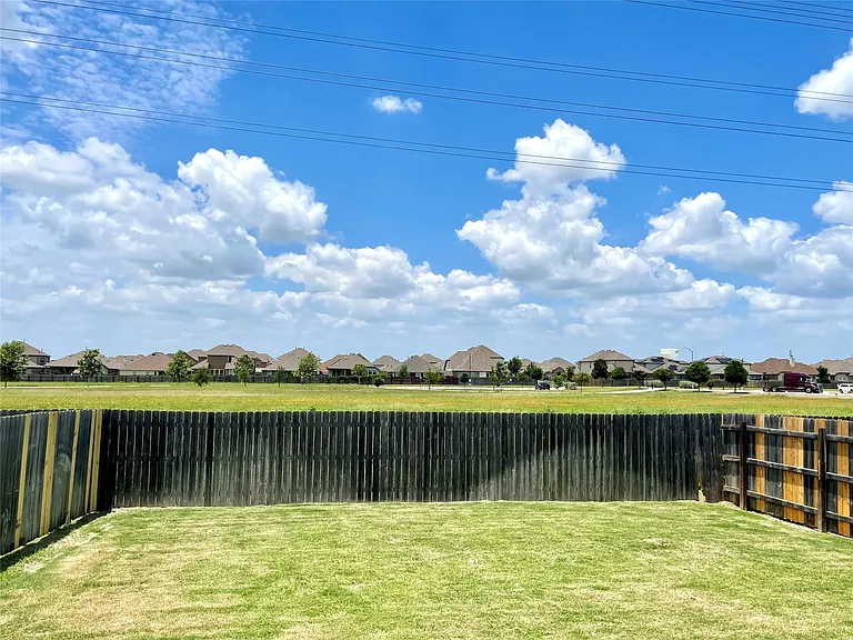 6701 Wolf Pack Dr — Photo 31