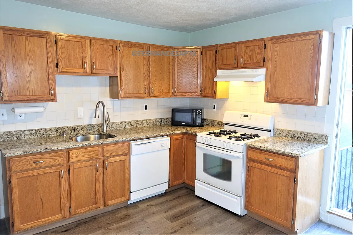 Building Photo - 357 Highland Ave #3