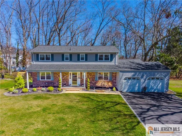 13 Bosko Dr, East Brunswick, NJ 08816