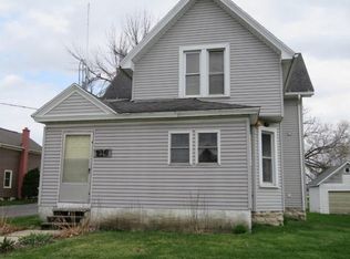 216 Mill St, Fox Lake, WI 53933
