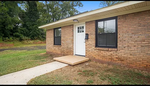 104 Brumley Ave NE #1 Photo 1