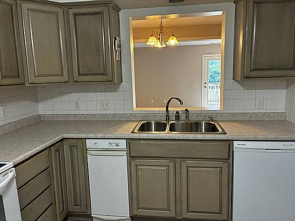 4th image of 1800 Capps Rd Unit 3