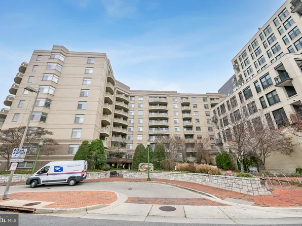 7111 Woodmont Ave APT 814, Bethesda, MD 20815