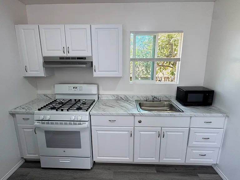 615 Jefferson Ave #A — Photo 9
